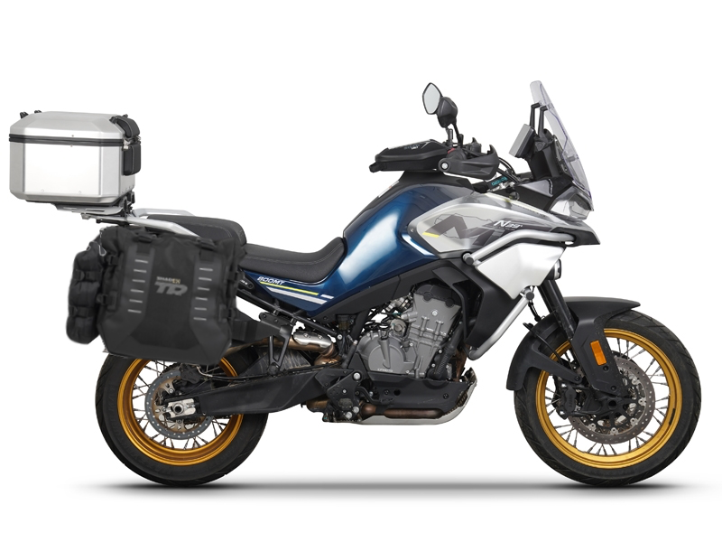 Kompletná sada bočných adventure vakov SHAD TERRA TR40 a hliníkového 55 L vrchného kufru ,vrátane mo SHAD CF MOTO 800MT