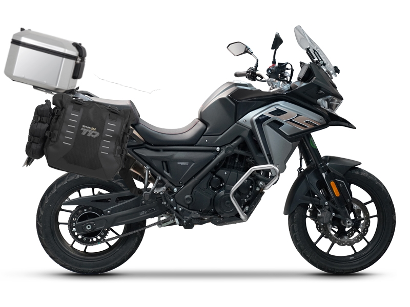 Kompletná sada bočných adventure vakov SHAD TERRA TR40 a hliníkového 55 L vrchného kufru ,vrátane mo SHAD VOGE 650 DS/DSX