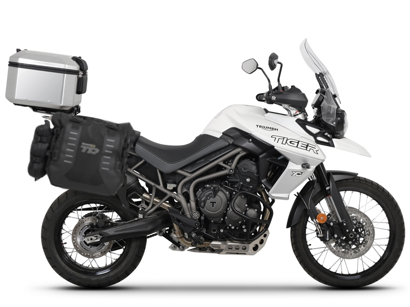 Kompletná sada bočných adventure vakov SHAD TERRA TR40 a hliníkového 55 L vrchného kufru ,vrátane mo SHAD TRIUMPH TIGER 800