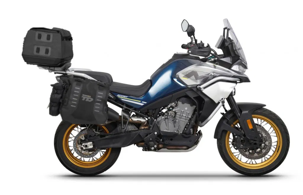 Kompletná sada adventure vakov SHAD TERRA TR40 a vrchný vak TR50 , vrátane montážnej sady SHAD CF MOTO 800MT