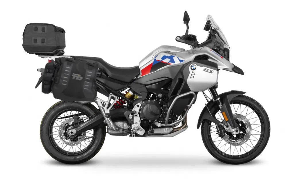 Kompletná sada adventure vakov SHAD TERRA TR40 a vrchný vak TR50 , vrátane montážnej sady SHAD BMW R1250GS ADVENTURE