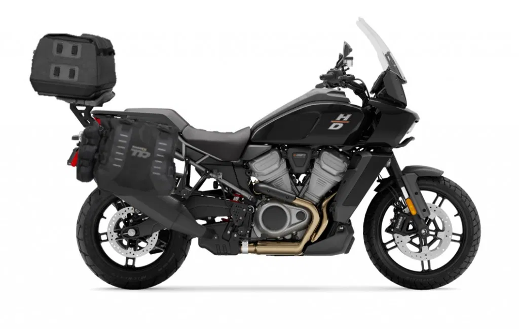 Kompletná sada adventure vakov SHAD TERRA TR40 a vrchný vak TR50 , vrátane montážnej sady SHAD HARLEY 1250 PAN AMERICA