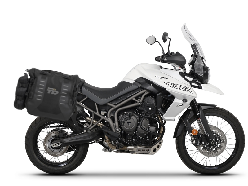 Sada bočných adventure vakov SHAD TERRA TR 40 ,vrátane montážnej sady  SHAD   TRIUMPH TIGER 800